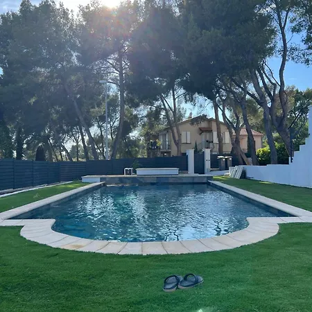 5 Etoiles Avec Piscine Chauffee, Petanque Et A 850 M Bandol
