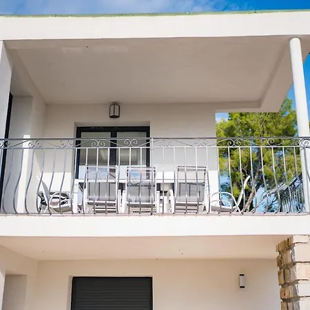 Villa 5 Etoiles Avec Piscine Chauffee, Petanque Et A 850 M