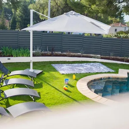 5 Etoiles Avec Piscine Chauffee, Petanque Et A 850 M * Bandol