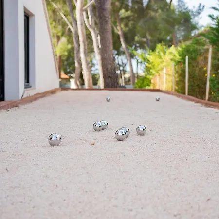 Vila 5 Etoiles Avec Piscine Chauffee, Petanque Et A 850 M