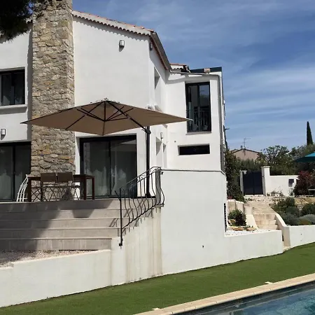 5 Etoiles Avec Piscine Chauffee, Petanque Et A 850 M *