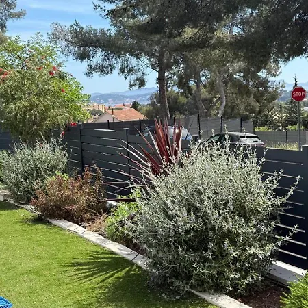 5 Etoiles Avec Piscine Chauffee, Petanque Et A 850 M